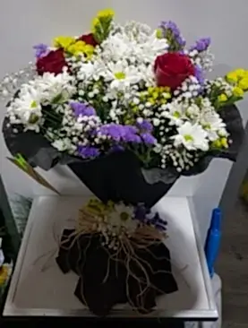 renkli mevsim buket ve kırmızı gül buket