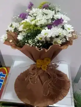 renkli papatya buket