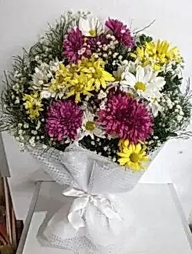 renkli papatya buket